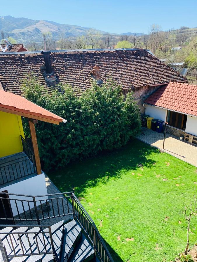 Hotel Casa "La Moara Din Gradina" Eftimie Murgu Exterior foto