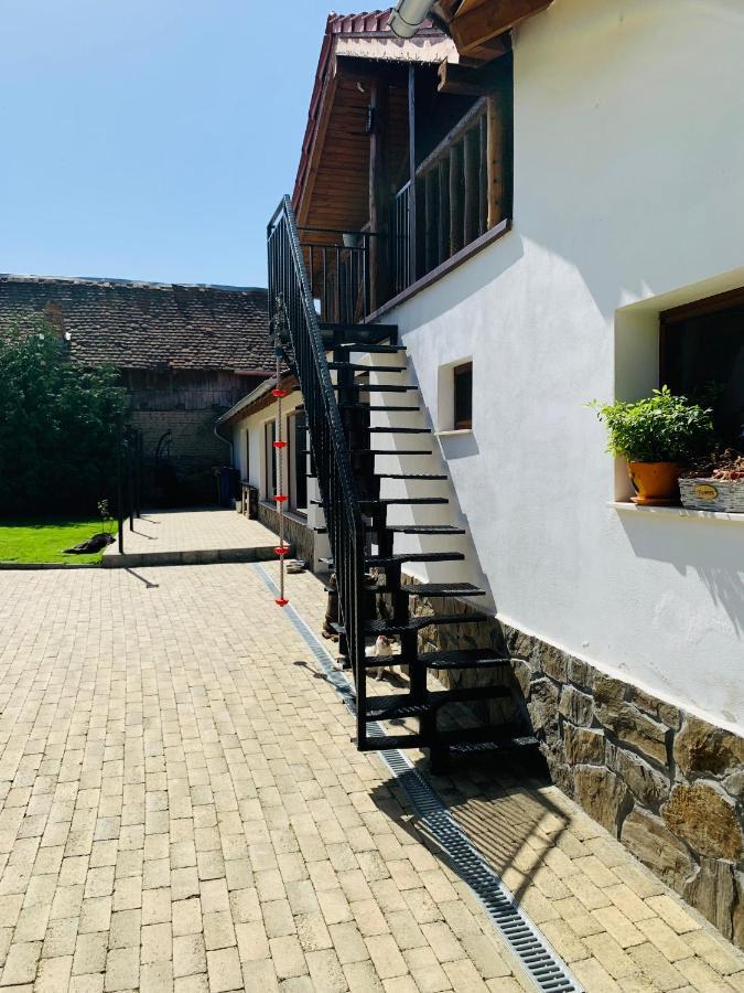 Hotel Casa "La Moara Din Gradina" Eftimie Murgu Exterior foto